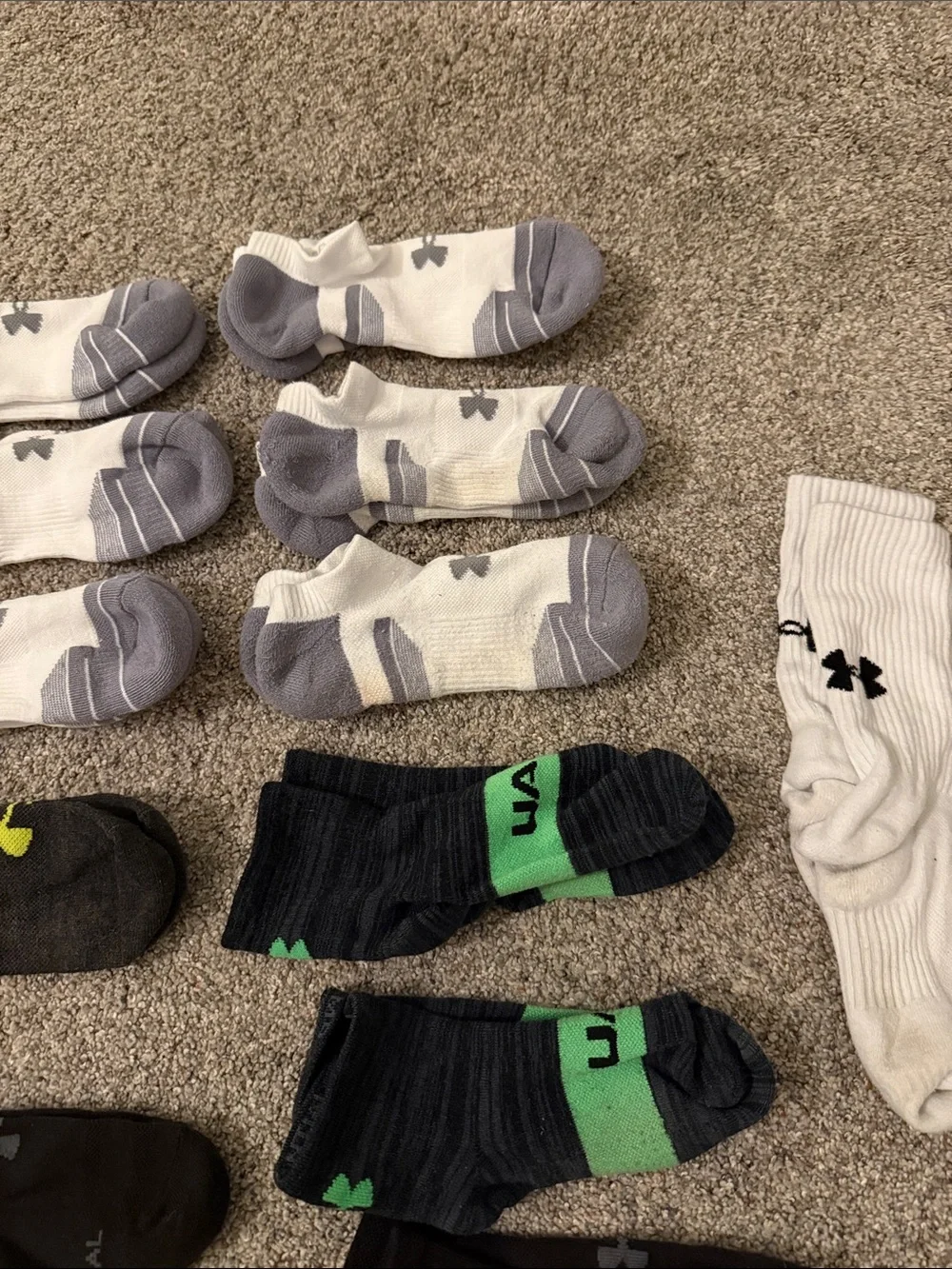 Under Armour Boys Sock Bundle Black, White and Gray size medium